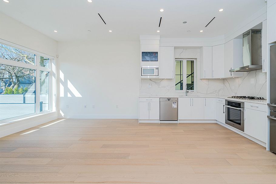 8192 Cartier Street Vancouver, BC - 2