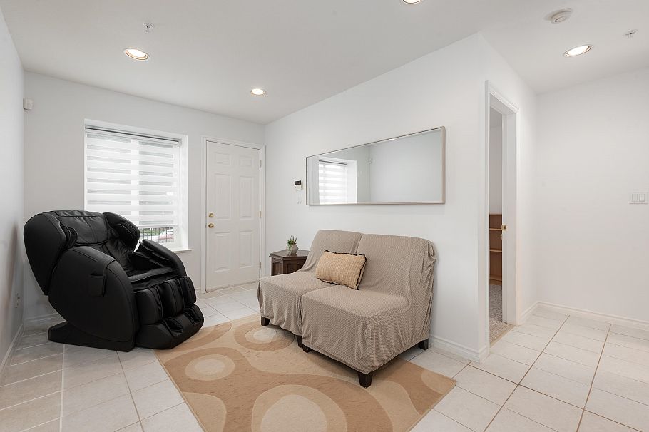 2423 E 4th Avenue Vancouver, BC - 24