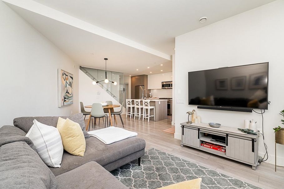 3412 St. Catherines Street Vancouver, BC - 5