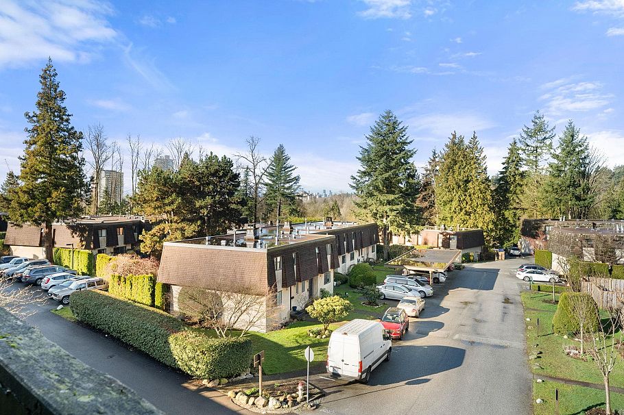 1001 Old Lillooet Road North Vancouver, BC - 30