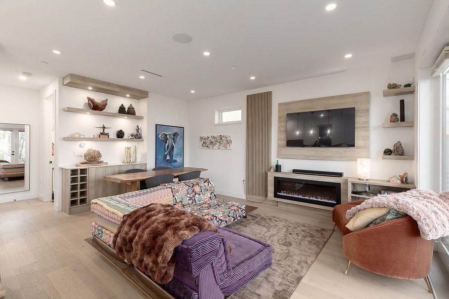 4372 W 13th Avenue Vancouver, BC - 4