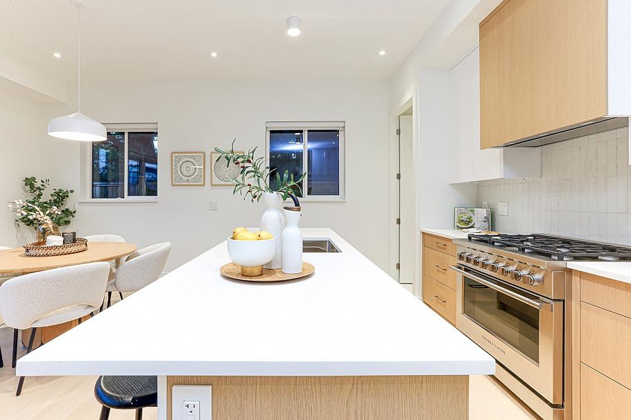 2 944 E 13 Avenue Vancouver, BC - 8