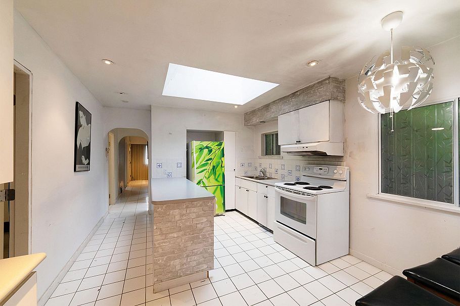 8236 Haig Street Vancouver, BC - 2