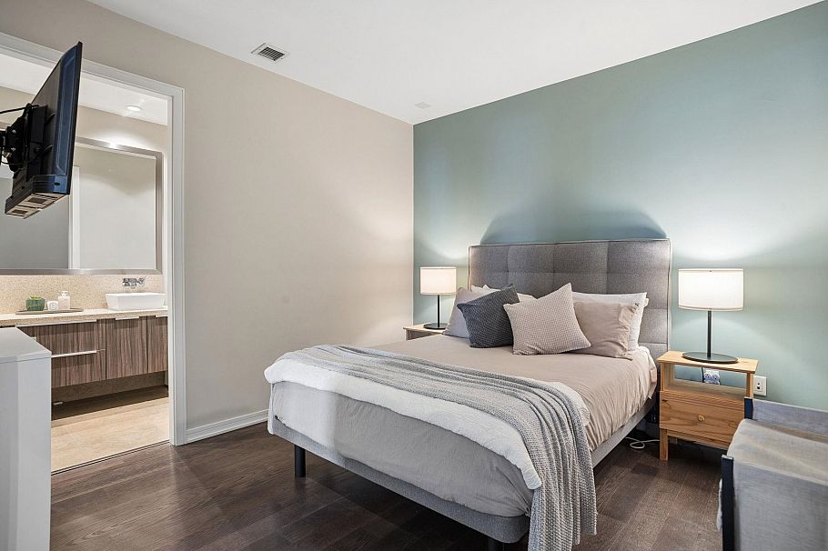 102 128 Athletes Way Vancouver, BC - 22