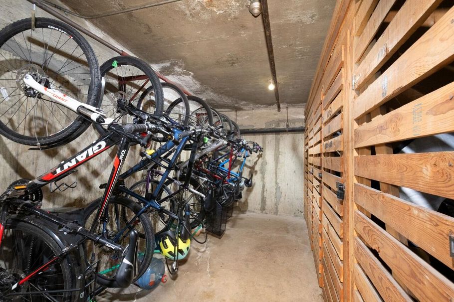 203 1696 W 10th Avenue Vancouver, BC - 29