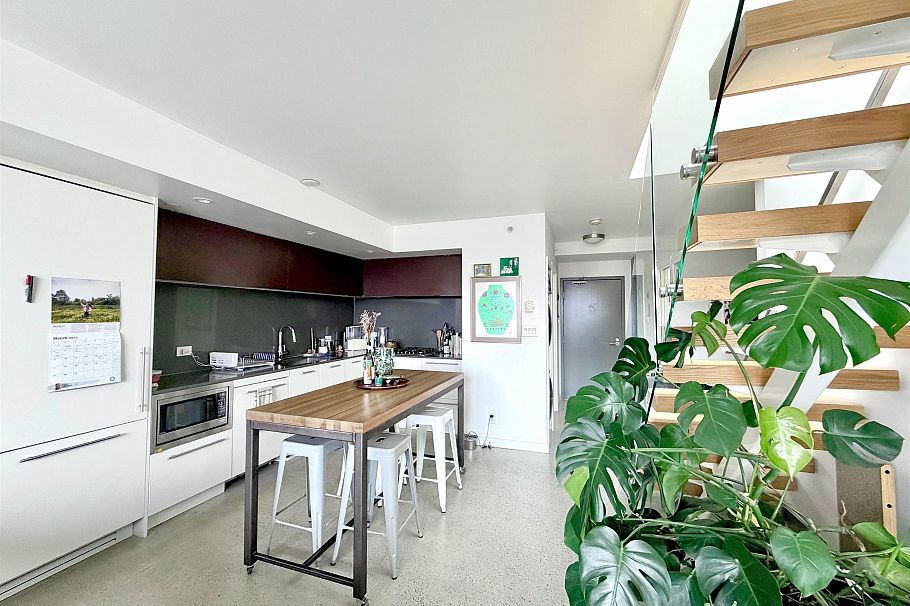 1005 150 E Cordova Street Vancouver, BC - 4