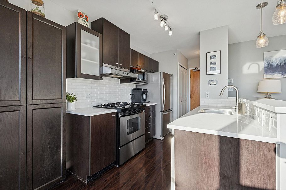 1001 124 W 1st Street North Vancouver, BC - 5