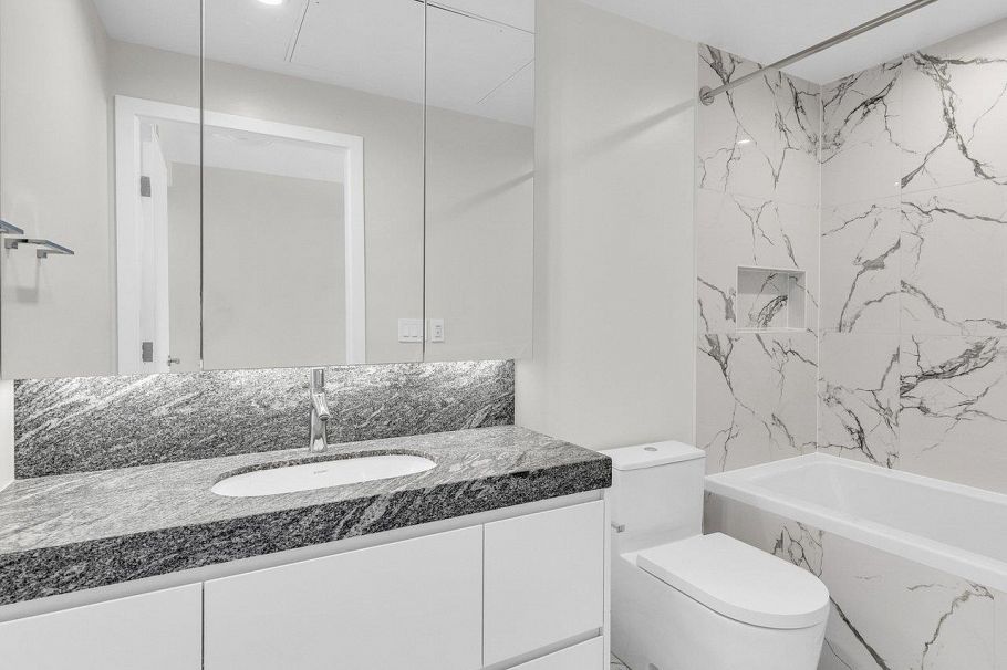 307 3668 W 10th Avenue Vancouver, BC - 10