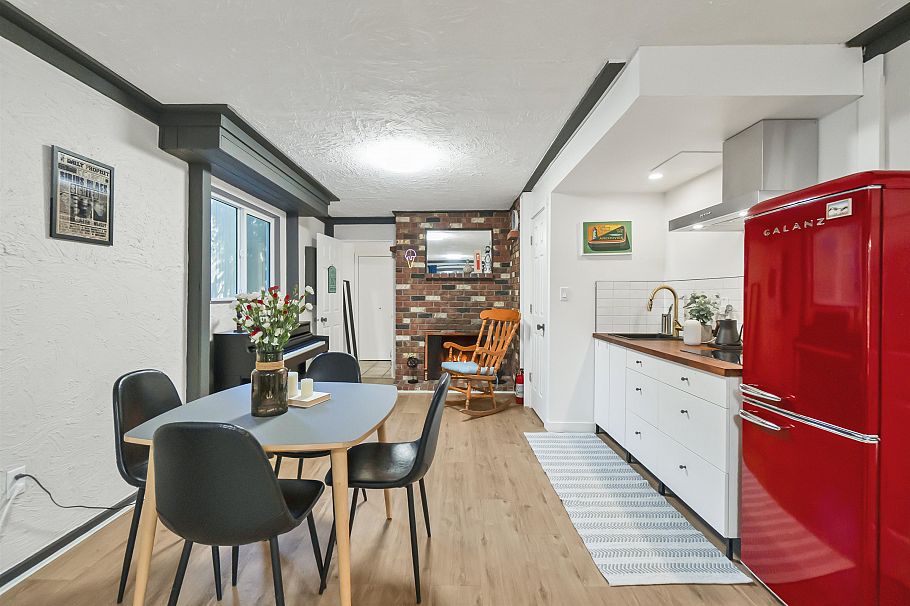 1652 Coleman Street North Vancouver, BC - 26