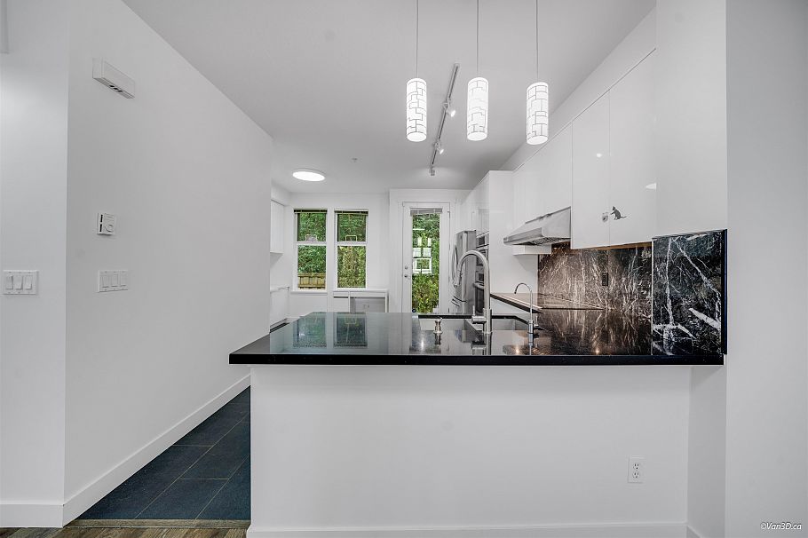 6612 Arbutus Street Vancouver, BC - 12