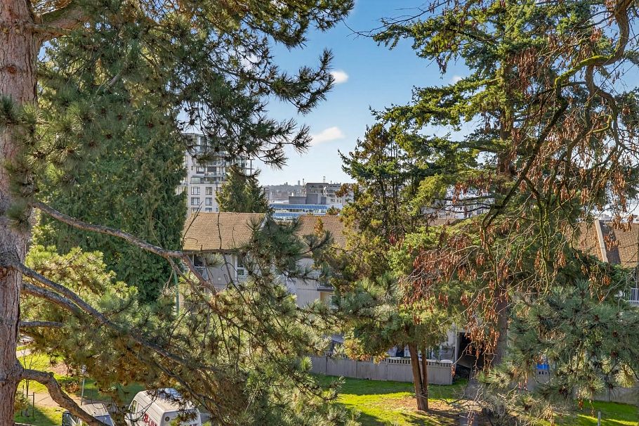 330 210 W 2nd Street North Vancouver, BC - 13