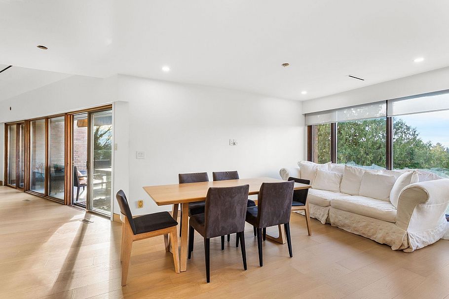 7353 Yew Street Vancouver, BC - 21