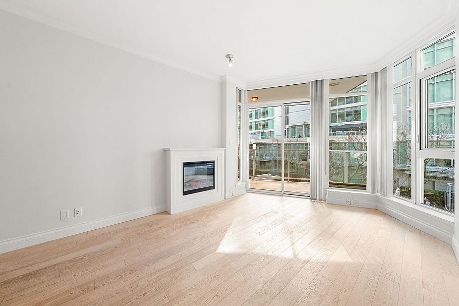 208 199 Victory Ship Way North Vancouver, BC - 20