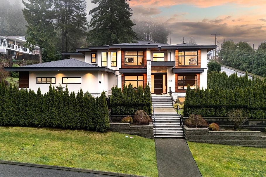 2902 St. Andrews Avenue North Vancouver, BC - 1