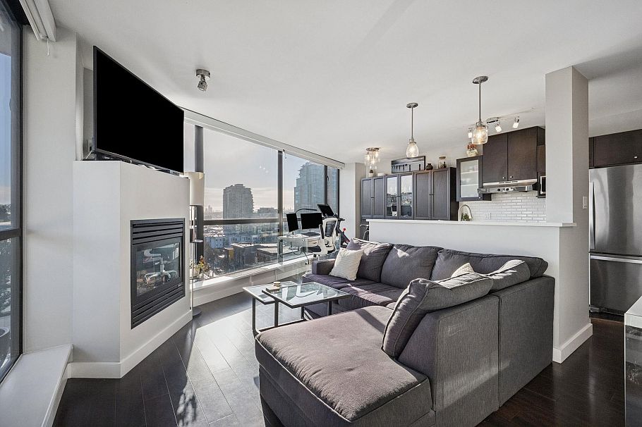 1001 124 W 1st Street North Vancouver, BC - 9