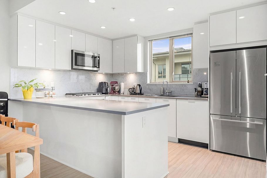 503 2632 Library Lane North Vancouver, BC - 8