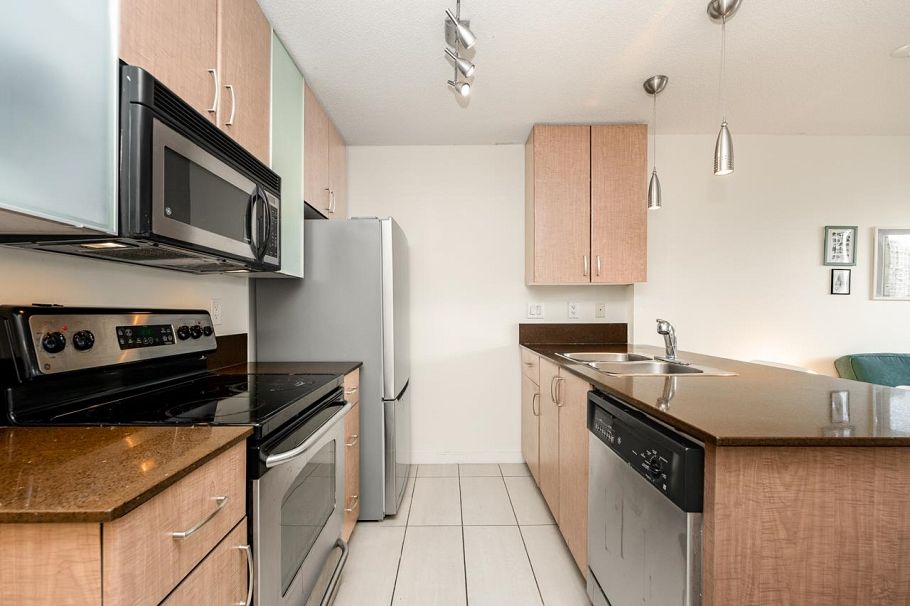 1706 909 Mainland Street Vancouver, BC - 4