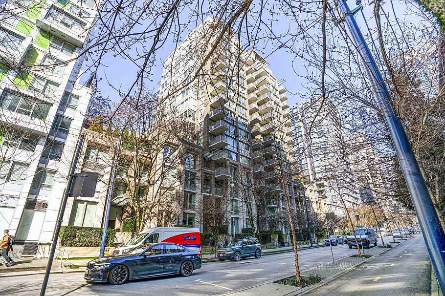 1802 1055 Richards Street Vancouver, BC - 2