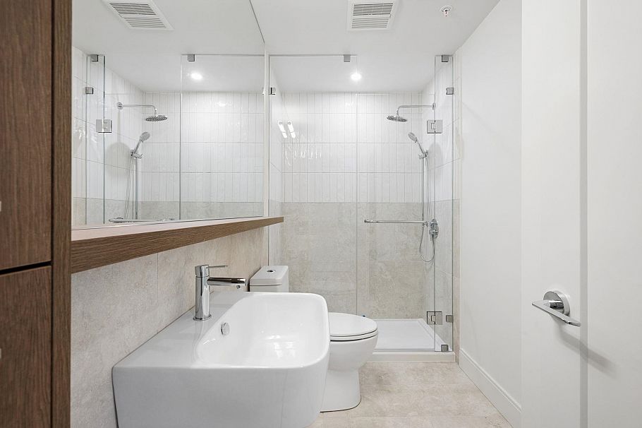 202 378 W 45th Avenue Vancouver, BC - 24