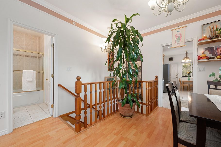 2423 E 4th Avenue Vancouver, BC - 17