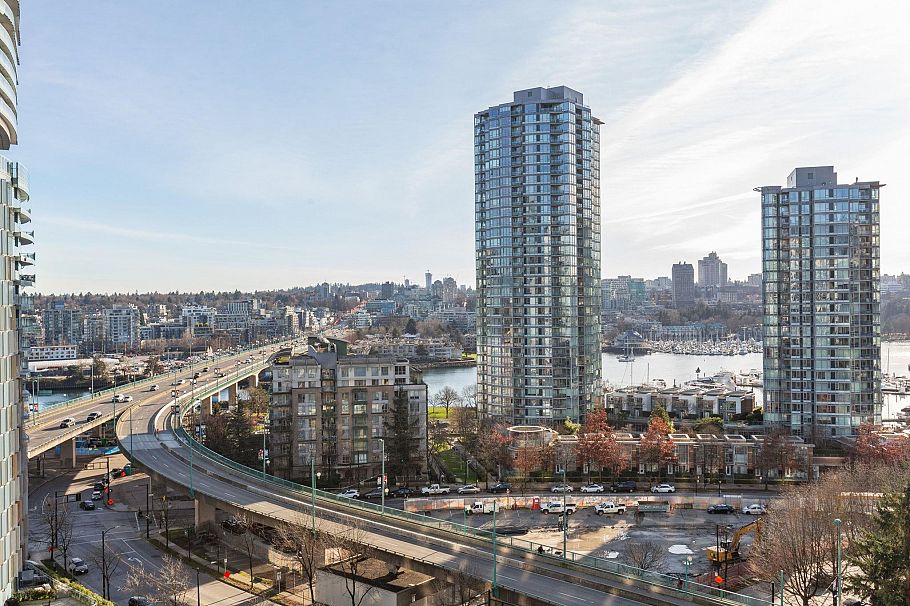 1711 939 Expo Boulevard Vancouver, BC - 14