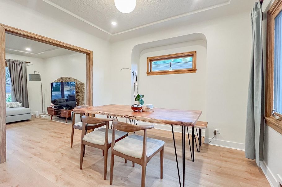 1165 E 26th Avenue Vancouver, BC - 5