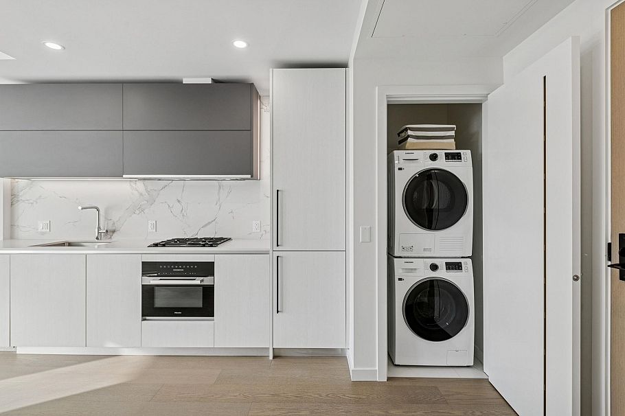 606 8415 Granville Street Vancouver, BC - 23