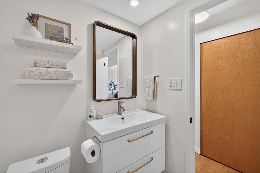 330 210 W 2nd Street North Vancouver, BC - 17