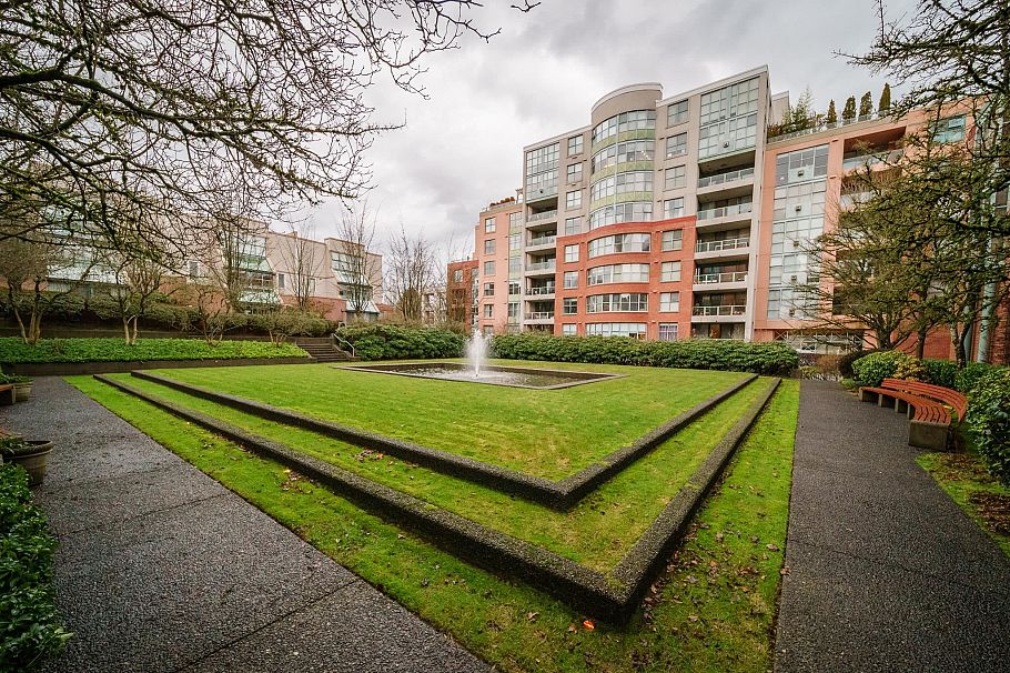 302 518 W 14th Avenue Vancouver, BC - 15