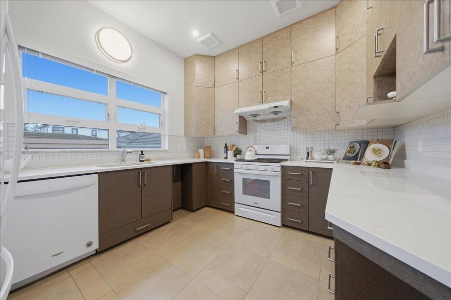 6733 Vivian Street Vancouver, BC - 12