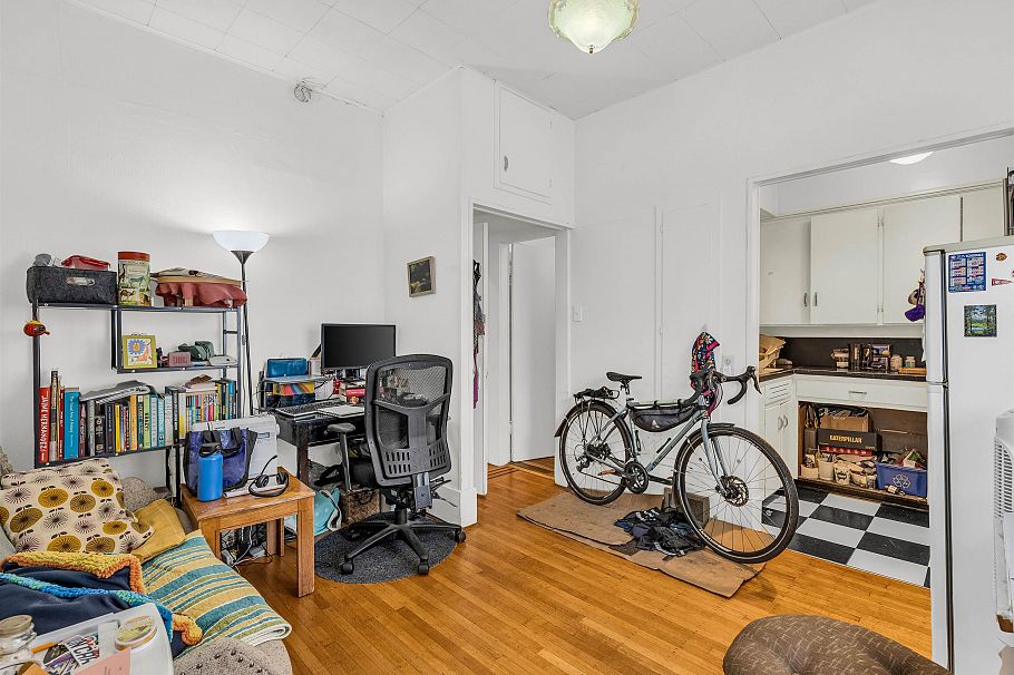 354 W 15th Avenue Vancouver, BC - 18