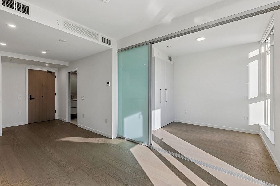 606 8415 Granville Street Vancouver, BC - 18