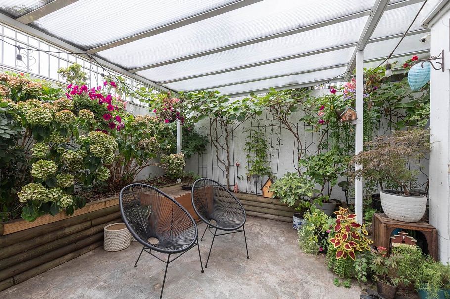 1 451 E Pender Street Vancouver, BC - 5