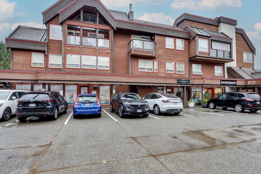 304 3711 Delbrook Avenue North Vancouver, BC - 30