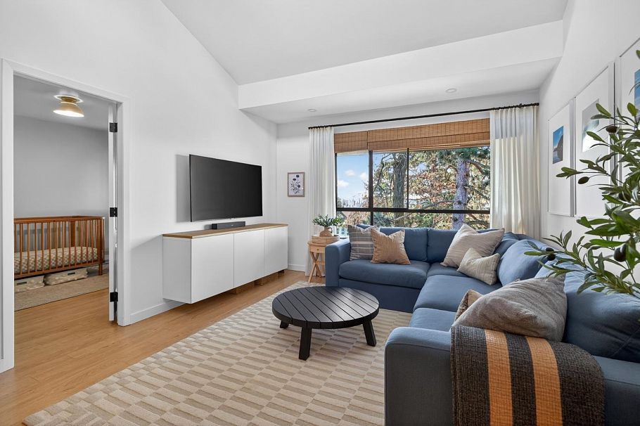 330 210 W 2nd Street North Vancouver, BC - 10