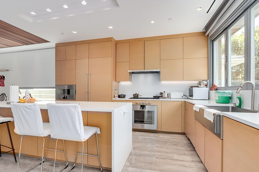 4368 W 15th Avenue Vancouver, BC - 7