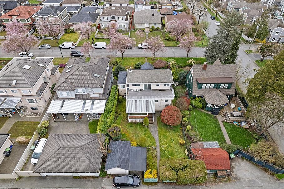 5878 Arlington Street Vancouver, BC - 8