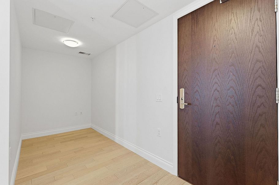 706 199 Victory Ship Way North Vancouver, BC - 13