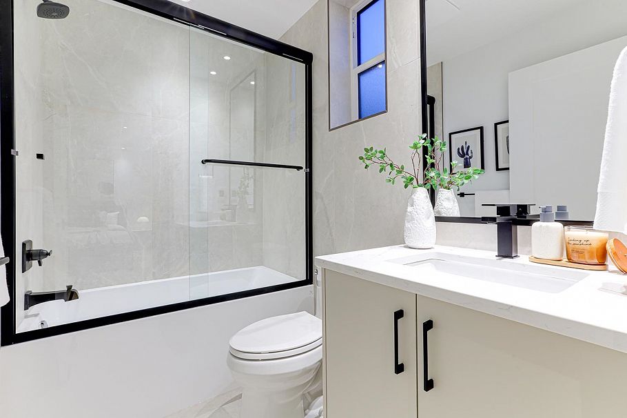 1 1990 Venables Street Vancouver, BC - 18