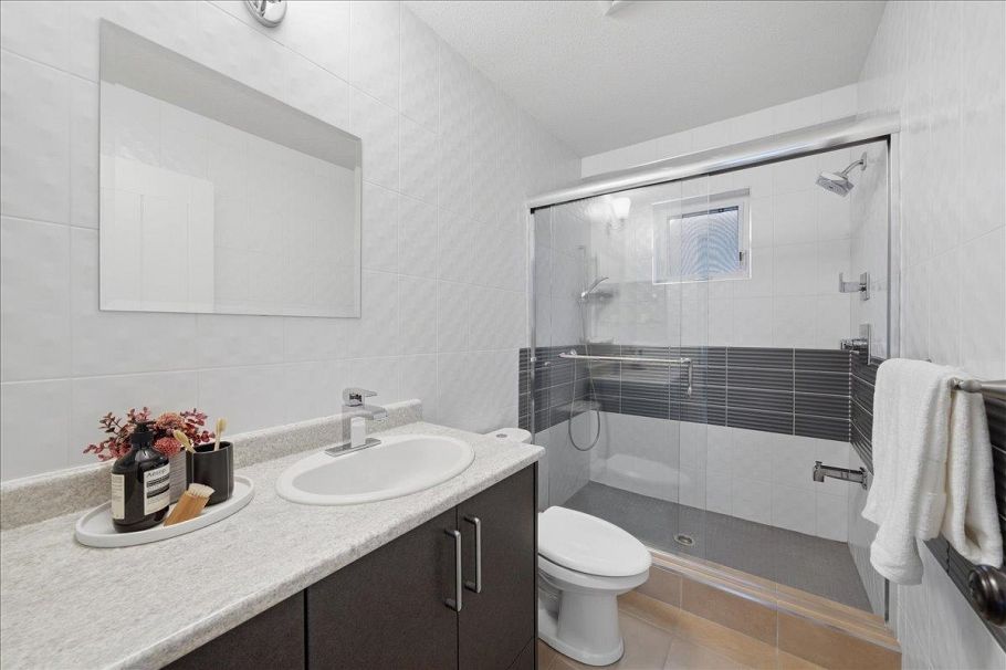 6733 Vivian Street Vancouver, BC - 18