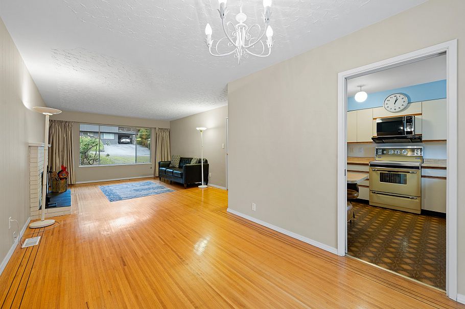 1349 Mill Street North Vancouver, BC - 6