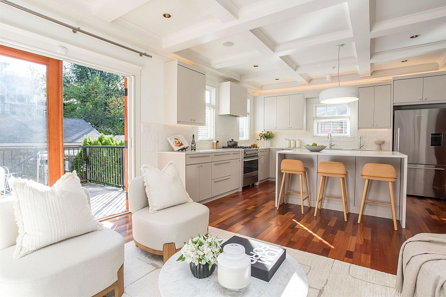 3242 W 3rd Avenue Vancouver, BC - 16