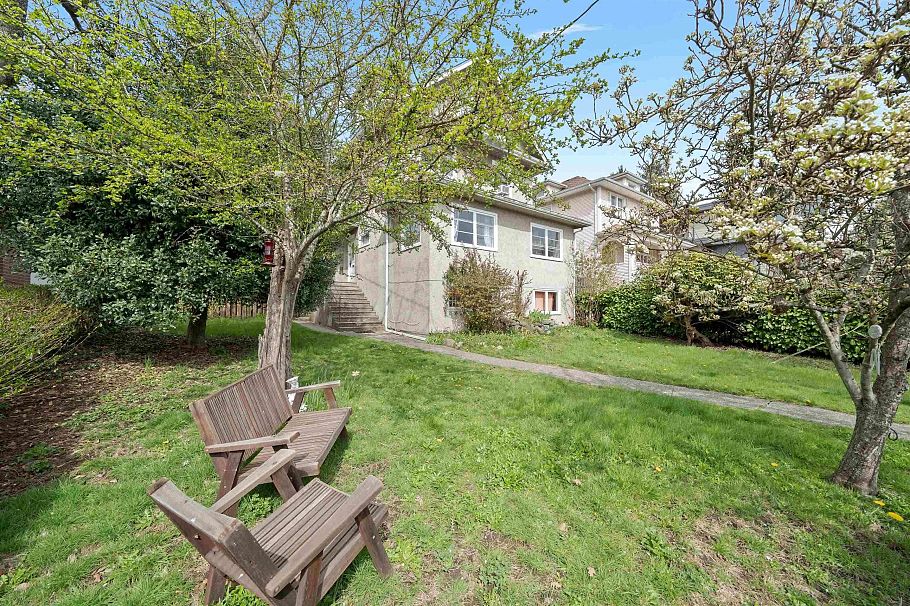 444 E 6th Street North Vancouver, BC - 12