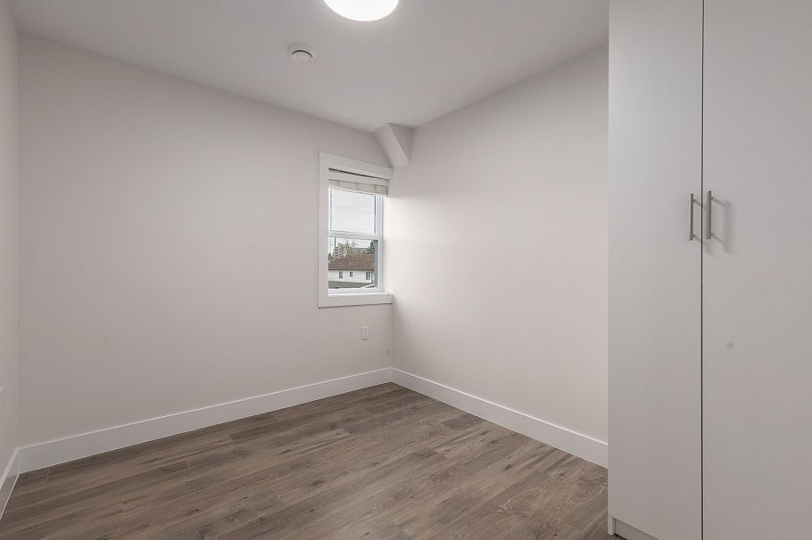 2255 E 35th Avenue Vancouver, BC - 18