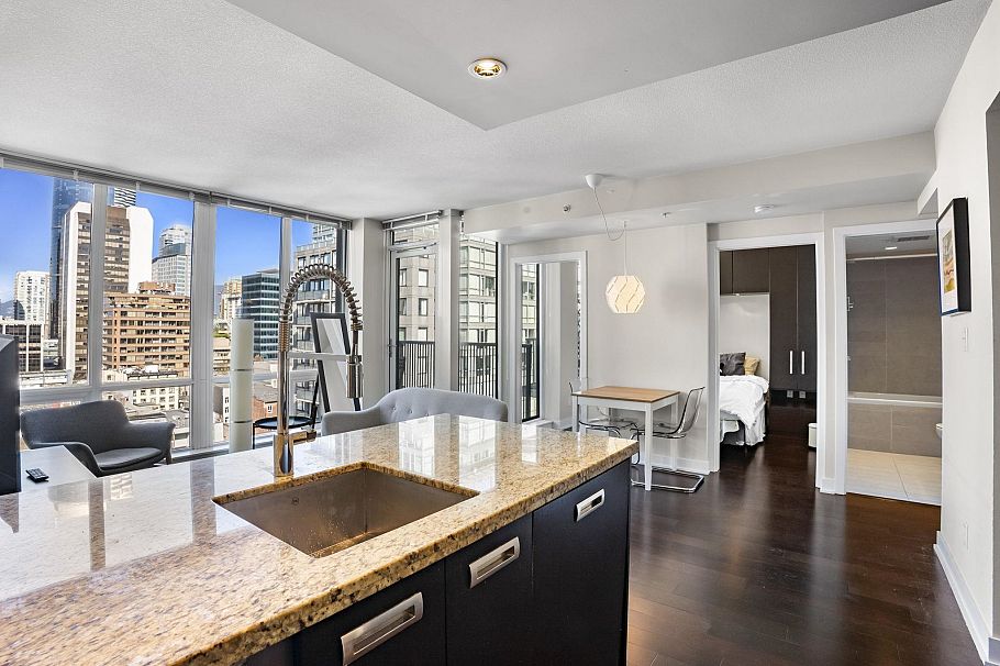 1802 1055 Richards Street Vancouver, BC - 14