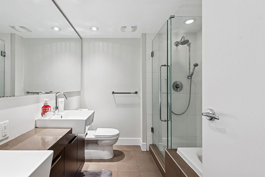 863 Richards Street Vancouver, BC - 20