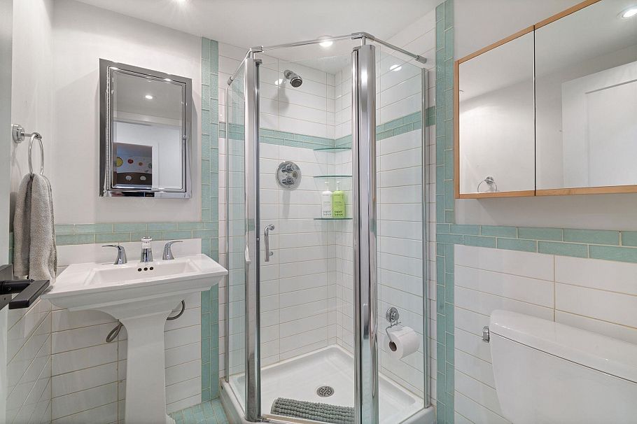 102 1924 Comox Street Vancouver, BC - 19