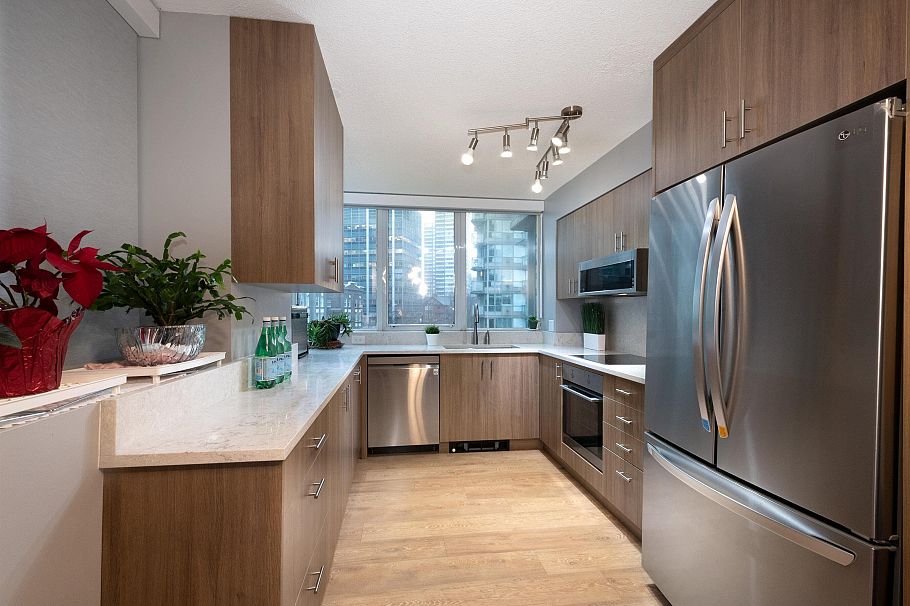806 555 Jervis Street Vancouver, BC - 9