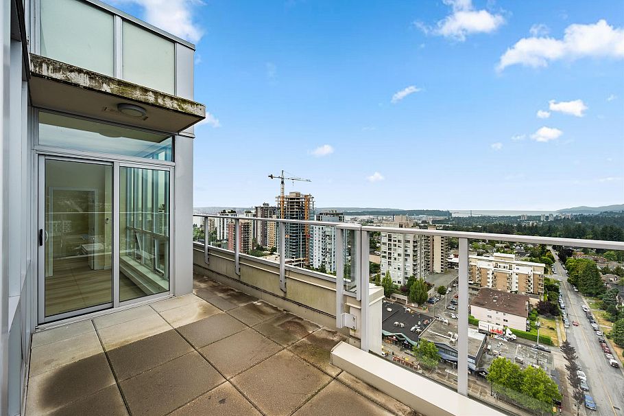 2002 135 E 17th Street North Vancouver, BC - 16