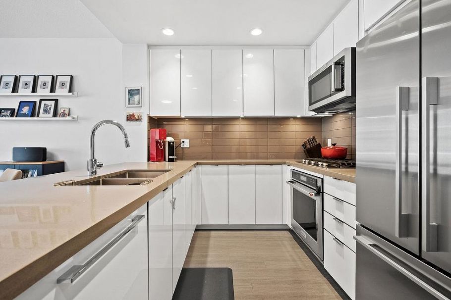 328 255 W 1st Street North Vancouver, BC - 1